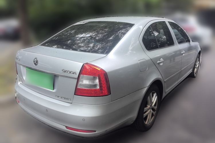 Used Skoda Octavia 2014 1.6L Automatic Yijun Edition Rear Right 45 Deg