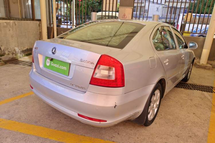 Used Skoda Octavia 2014 1.6L Automatic Yijie Edition Rear Right 45 Deg