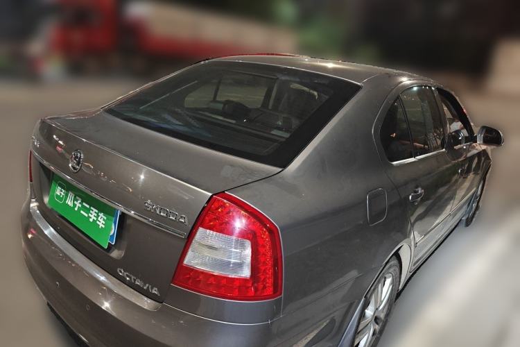 Used Skoda Octavia 2014 1.6L Automatic Yijun Edition Rear Right 45 Deg