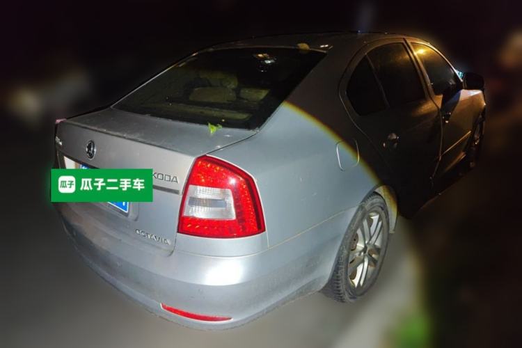 Used Skoda Octavia 2014 1.6L Automatic Yijun Edition Rear Right 45 Deg