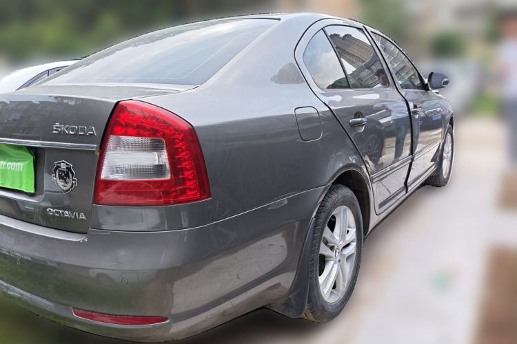 Used Skoda Octavia 2014 1.6L Automatic Yijun Edition Rear Right 45 Deg