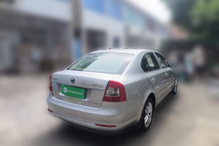 Used Skoda Octavia 2014 1.6L Automatic Yijun Edition Rear Right 45 Deg