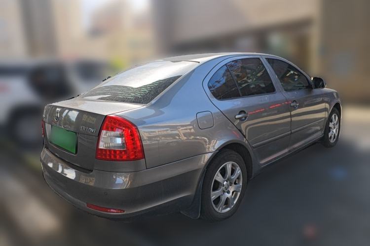 Used Skoda Octavia 2014 1.6L Automatic Yijie Edition Rear Right 45 Deg