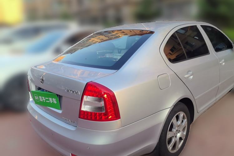Used Skoda Octavia 2014 1.6L Automatic Yijie Edition Rear Right 45 Deg