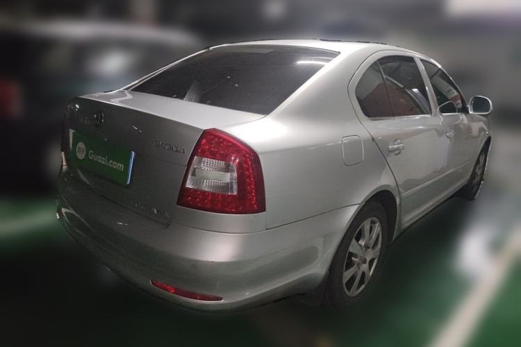 Used Skoda Octavia 2014 1.6L Automatic Yijie Edition Rear Right 45 Deg