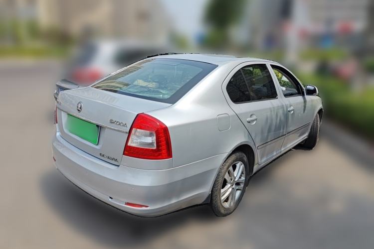 Used Skoda Octavia 2014 1.6L Automatic Yijun Edition Rear Right 45 Deg