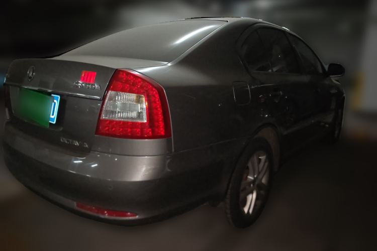 Used Skoda Octavia 2014 1.6L Manual Yijun Edition Rear Right 45 Deg