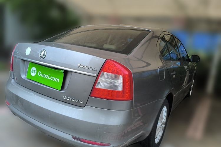 Used Skoda Octavia 2014 1.4TSI DSG Yijun Edition Rear Right 45 Deg