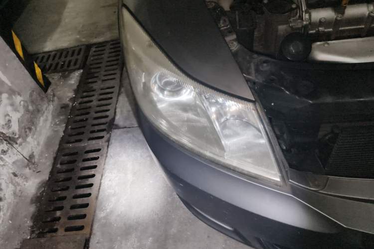 Used Skoda Octavia 2014 1.6L Automatic Yijun Edition Right Front Headlight