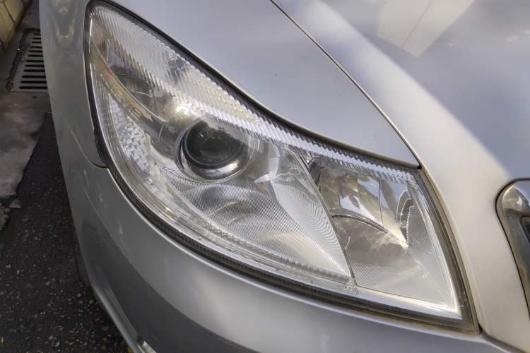 Used Skoda Octavia 2014 1.6L Automatic Yijie Edition Right Front Headlight