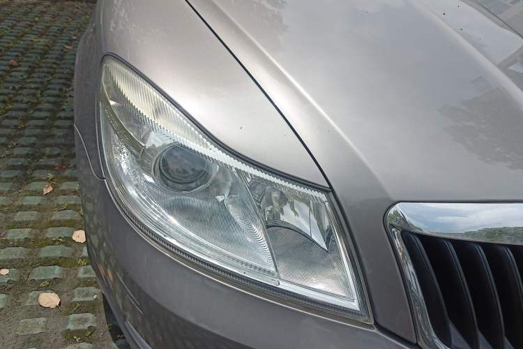Used Skoda Octavia 2014 1.4TSI DSG Eado Edition Right Front Headlight