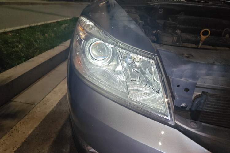 Used Skoda Octavia 2014 1.6L Automatic Yijun Edition Right Front Headlight
