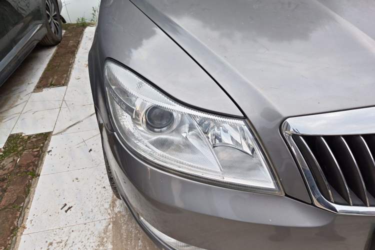 Used Skoda Octavia 2014 1.6L Automatic Yijun Edition Right Front Headlight