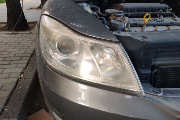 Used Skoda Octavia 2014 1.6L Automatic Yijie Edition Right Front Headlight