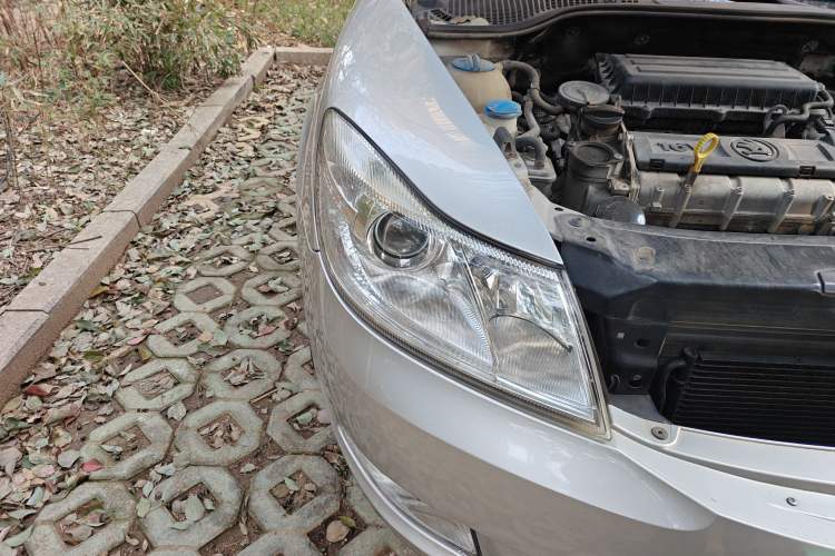 Used Skoda Octavia 2014 1.6L Automatic Yijie Edition Right Front Headlight