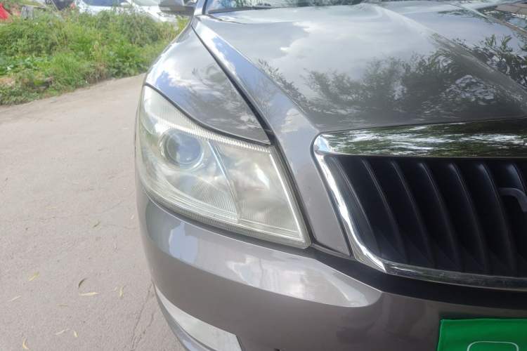 Used Skoda Octavia 2014 1.6L Automatic Yijie Edition Right Front Headlight
