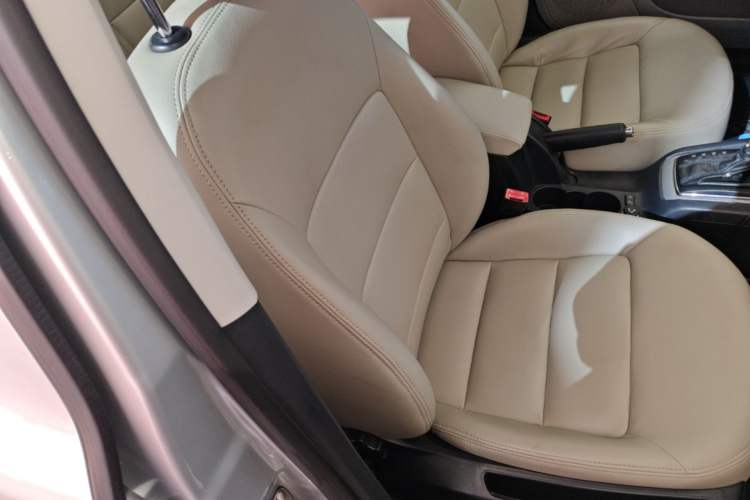Used Skoda Octavia 2014 1.6L Automatic Yijie Edition Right Front Seat