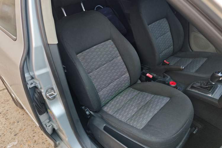 Used Skoda Octavia 2014 1.6L Automatic Eado Edition Right Front Seat