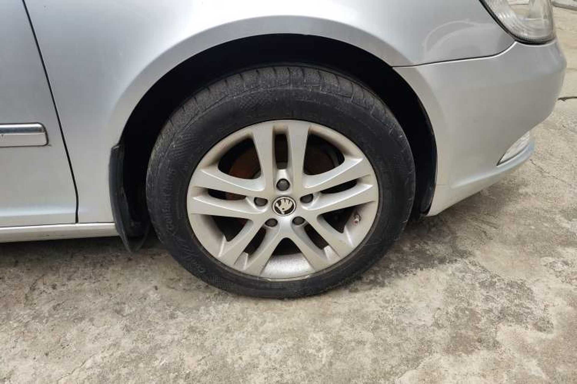 Used Skoda Octavia 2014 1.6L Automatic Yijun Edition Right Front Wheel Hub