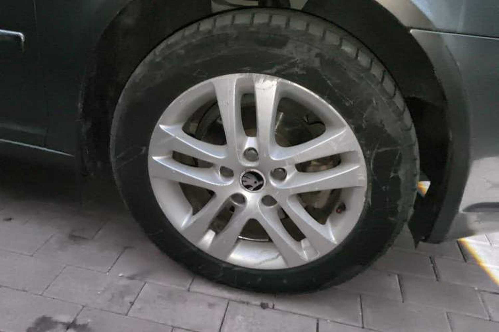 Used Skoda Octavia 2014 1.6L Automatic Yijun Edition Right Front Wheel Hub