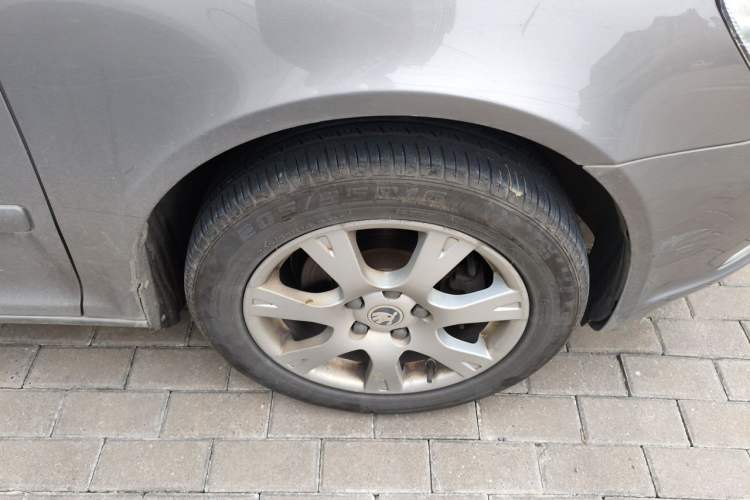 Used Skoda Octavia 2014 1.6L Automatic Yijie Edition Right Front Wheel Hub