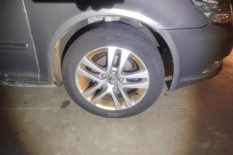 Used Skoda Octavia 2014 1.6L Automatic Yijun Edition Right Front Wheel Hub