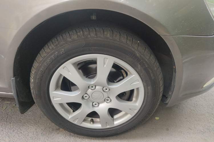 Used Skoda Octavia 2014 1.6L Manual Eado Edition Right Front Wheel Hub