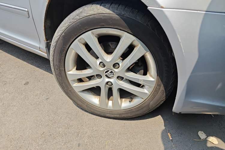 Used Skoda Octavia 2014 1.6L Automatic Yijun Edition Right Front Wheel Hub