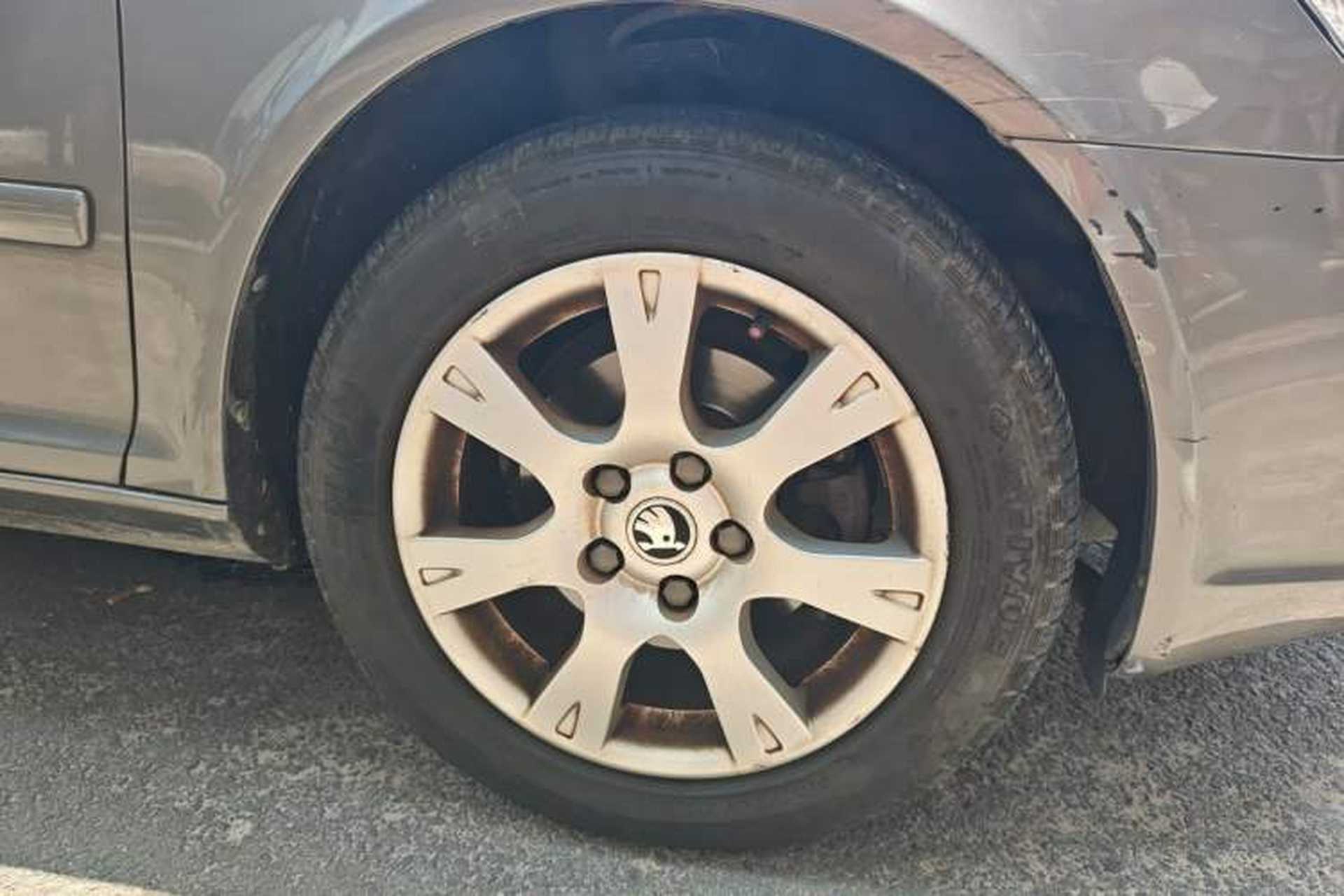 Used Skoda Octavia 2014 1.6L Automatic Yijie Edition Right Front Wheel Hub