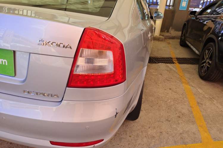 Used Skoda Octavia 2014 1.6L Automatic Yijie Edition Right Rear Taillight