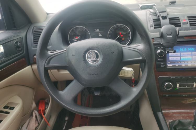 Used Skoda Octavia 2014 1.6L Manual Yijun Edition Steering Wheel