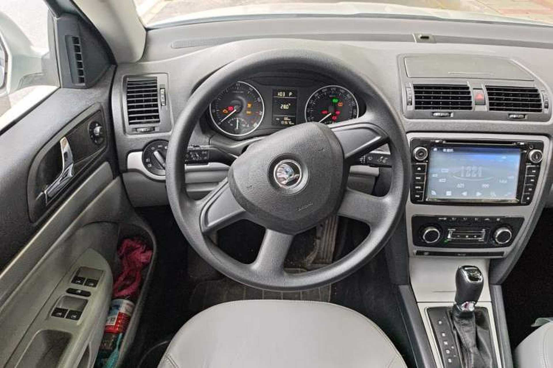 Used Skoda Octavia 2014 1.6L Automatic Yijun Edition Steering Wheel