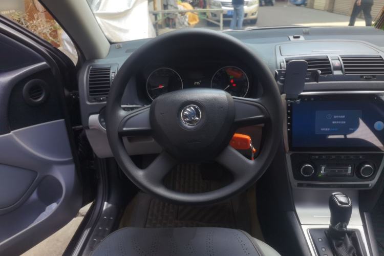 Used Skoda Octavia 2014 1.6L Automatic Yijun Edition Steering Wheel