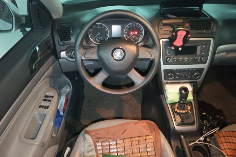 Used Skoda Octavia 2014 1.6L Automatic Yijun Edition Steering Wheel