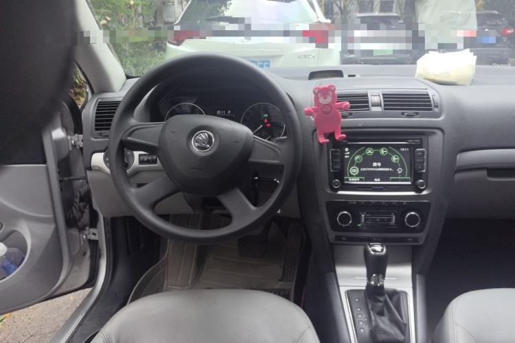 Used Skoda Octavia 2014 1.6L Automatic Yijun Edition Steering Wheel