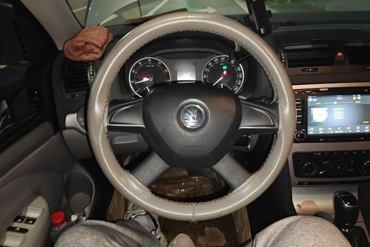 Used Skoda Octavia 2014 1.6L Automatic Yijun Edition Steering Wheel