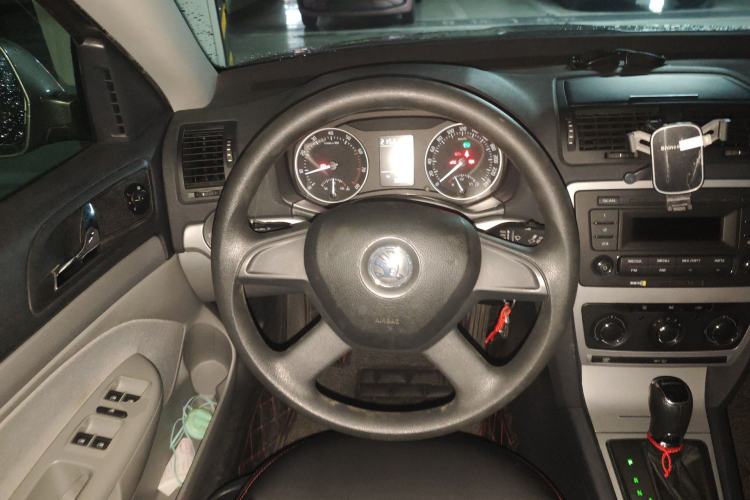 Used Skoda Octavia 2014 1.6L Automatic Yijie Edition Steering Wheel