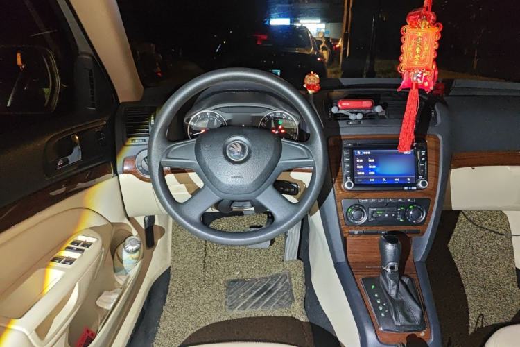 Used Skoda Octavia 2014 1.6L Automatic Yijun Edition Steering Wheel