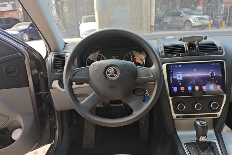 Used Skoda Octavia 2014 1.6L Automatic Yijie Edition Steering Wheel