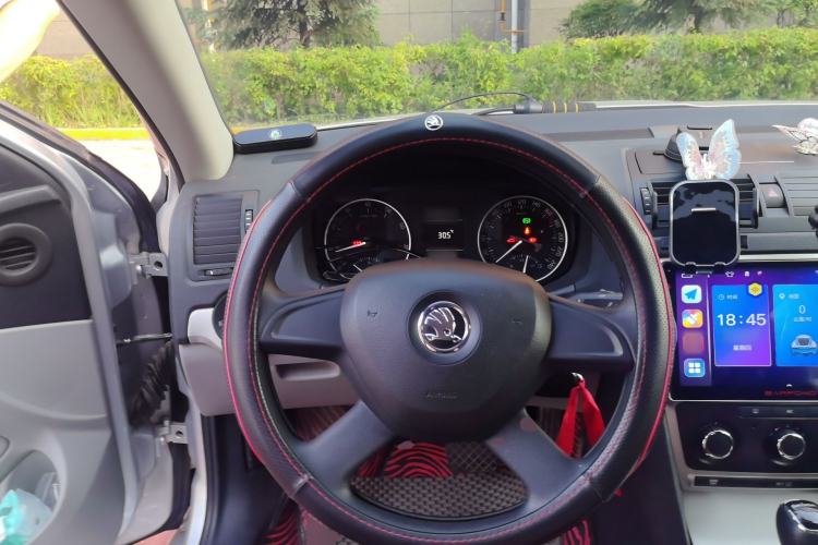 Used Skoda Octavia 2014 1.6L Automatic Yijie Edition Steering Wheel