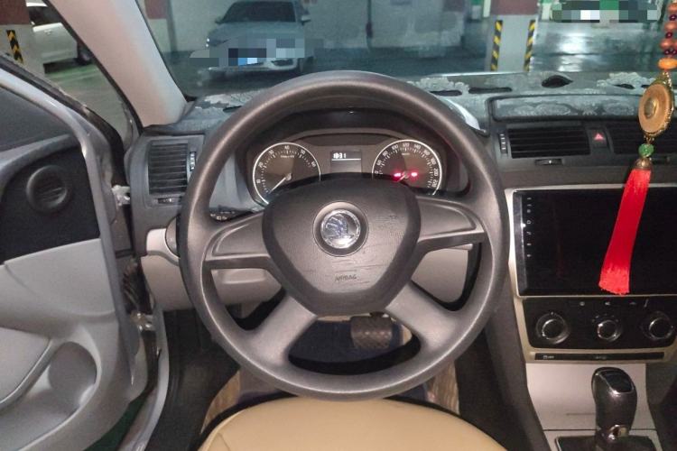 Used Skoda Octavia 2014 1.6L Automatic Yijie Edition Steering Wheel