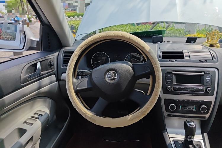 Used Skoda Octavia 2014 1.6L Automatic Yijun Edition Steering Wheel