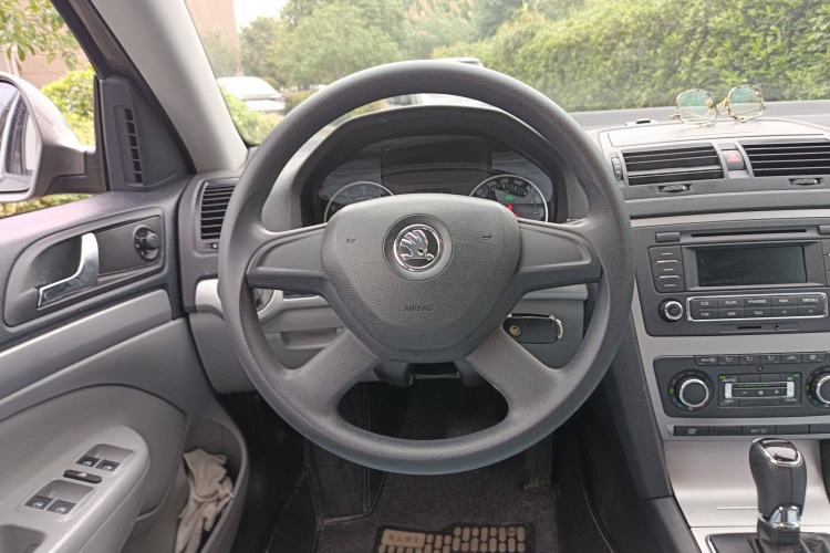 Used Skoda Octavia 2014 1.6L Automatic Yijun Edition Steering Wheel