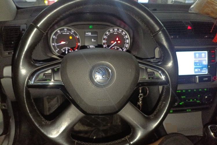 Used Skoda Octavia 2014 1.6L Manual Yijun Edition Steering Wheel