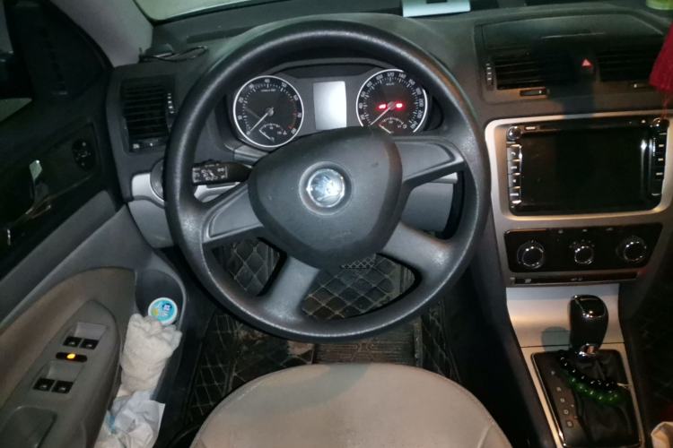 Used Skoda Octavia 2014 1.6L Automatic Yijie Edition Steering Wheel