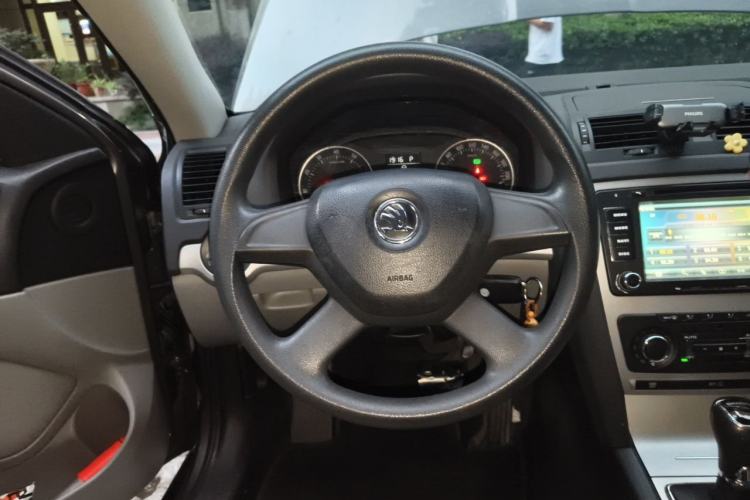 Used Skoda Octavia 2014 1.6L Automatic Yijie Edition Steering Wheel