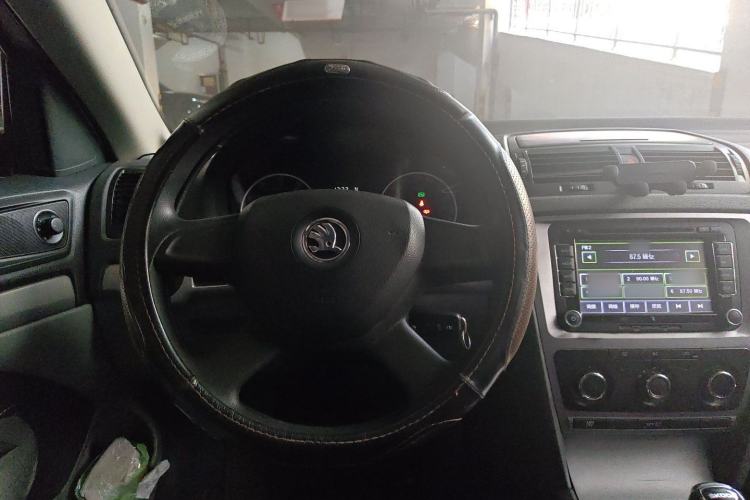 Used Skoda Octavia 2014 1.6L Automatic Yijie Edition Steering Wheel