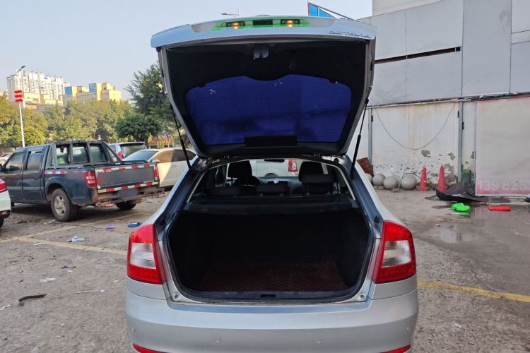 Used Skoda Octavia 2014 1.6L Automatic Eado Edition Trunk