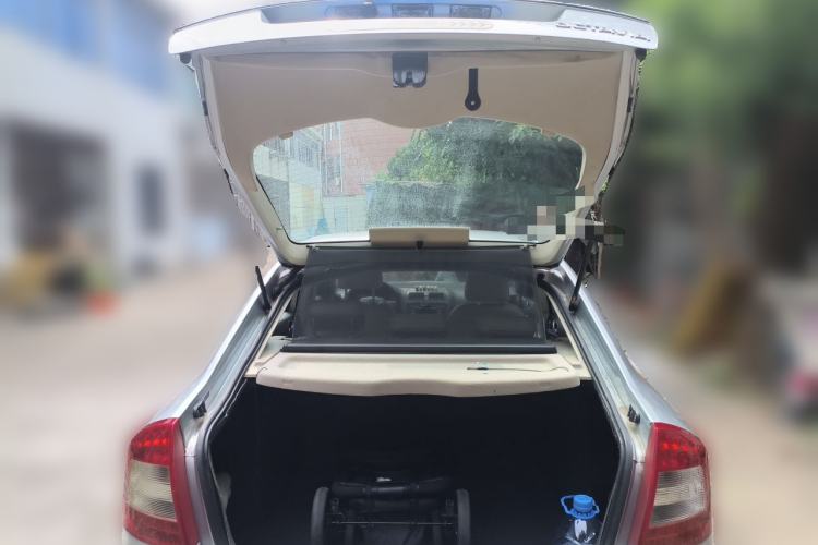 Used Skoda Octavia 2014 1.6L Automatic Yijun Edition Trunk