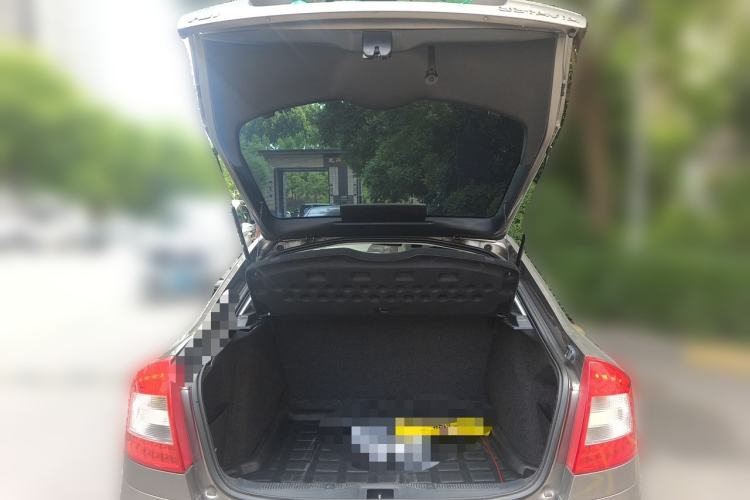Used Skoda Octavia 2014 1.6L Manual Eado Edition Trunk